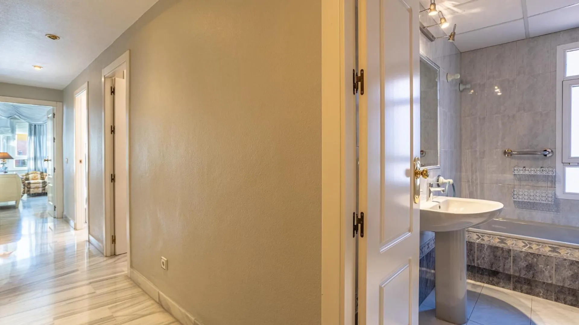 Sevilla Sunshine - Vacacional Sevilla Tomares Apartment
